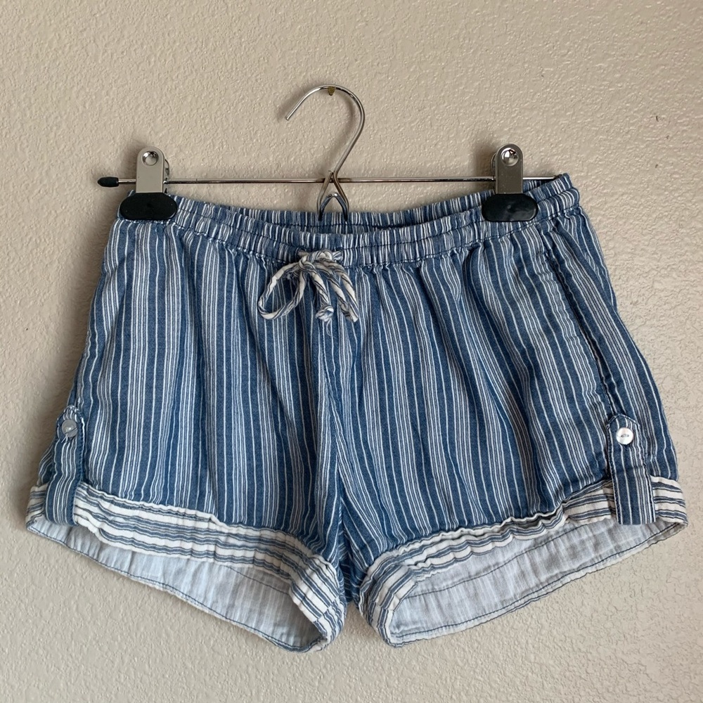 Stripped Shorts